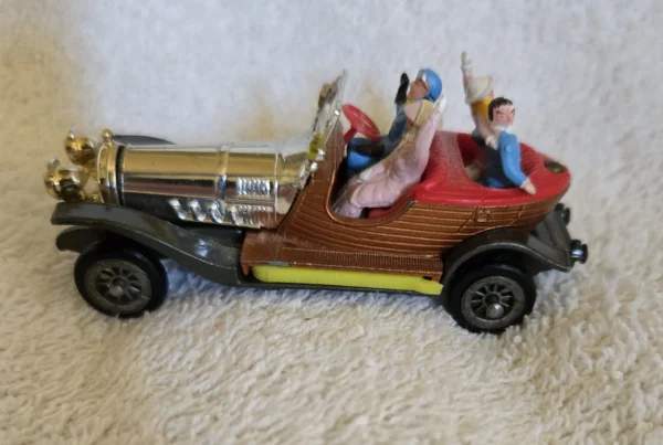 Husky 1/64 Chitty Chitty Bang Bang model car